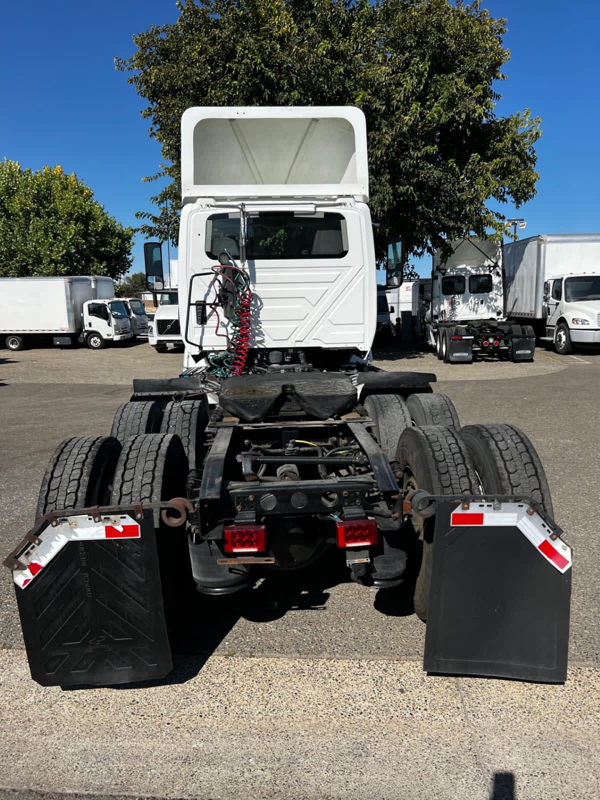 2018 International - image 5