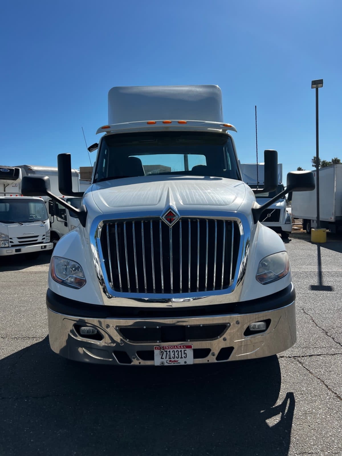 2018 International - image 2