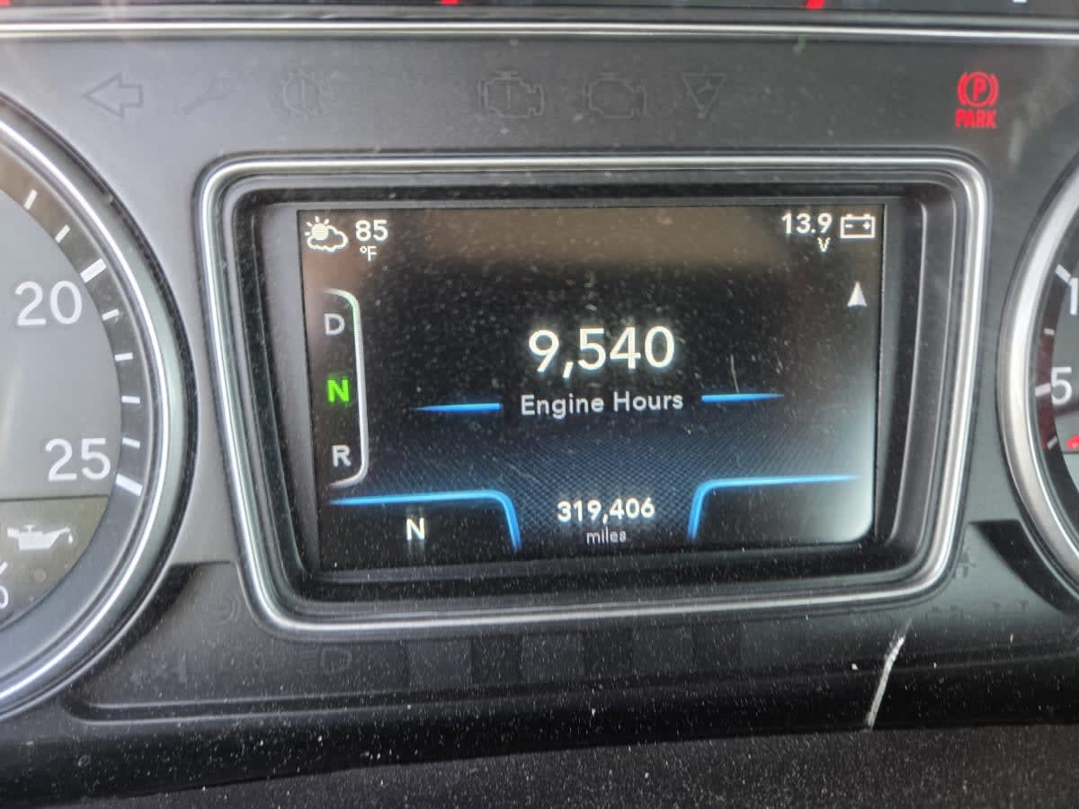 2018 International - image 9