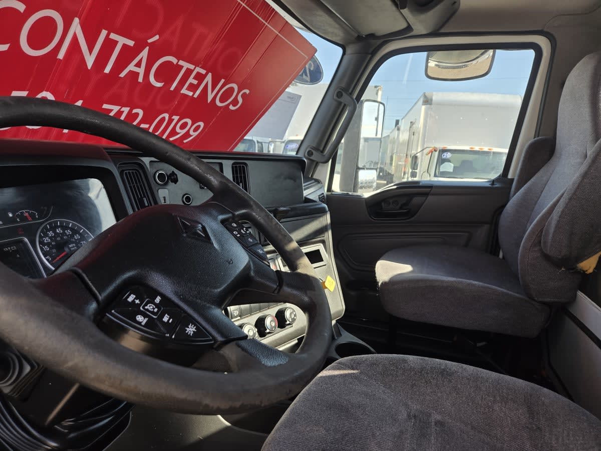 2018 International - image 7