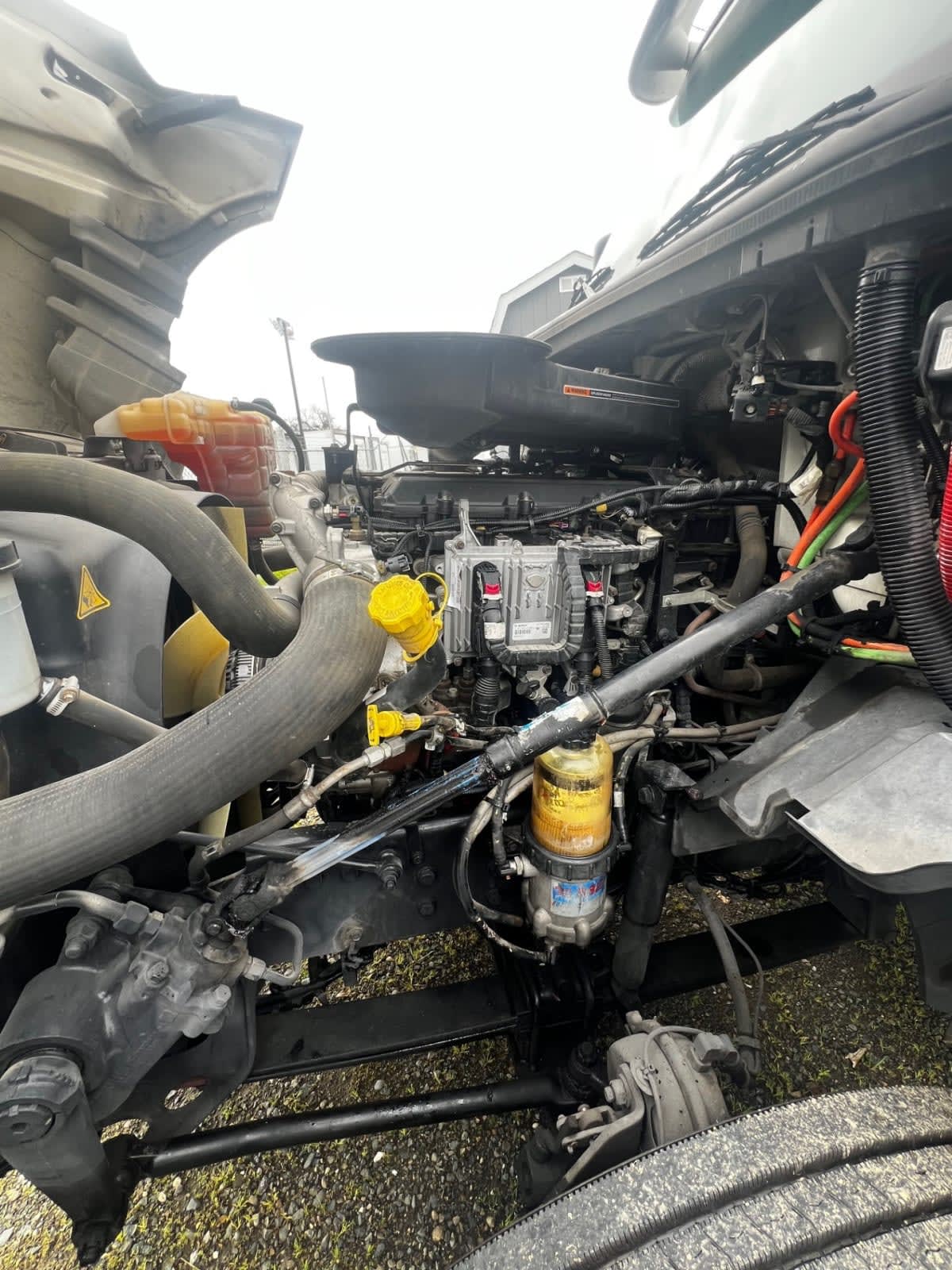 2018 International - image 8