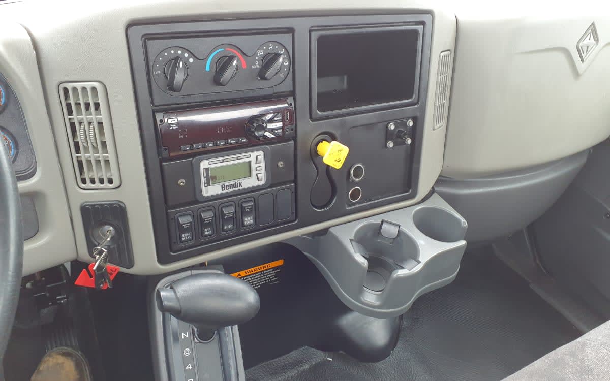 2018 Navistar International 4300 790806