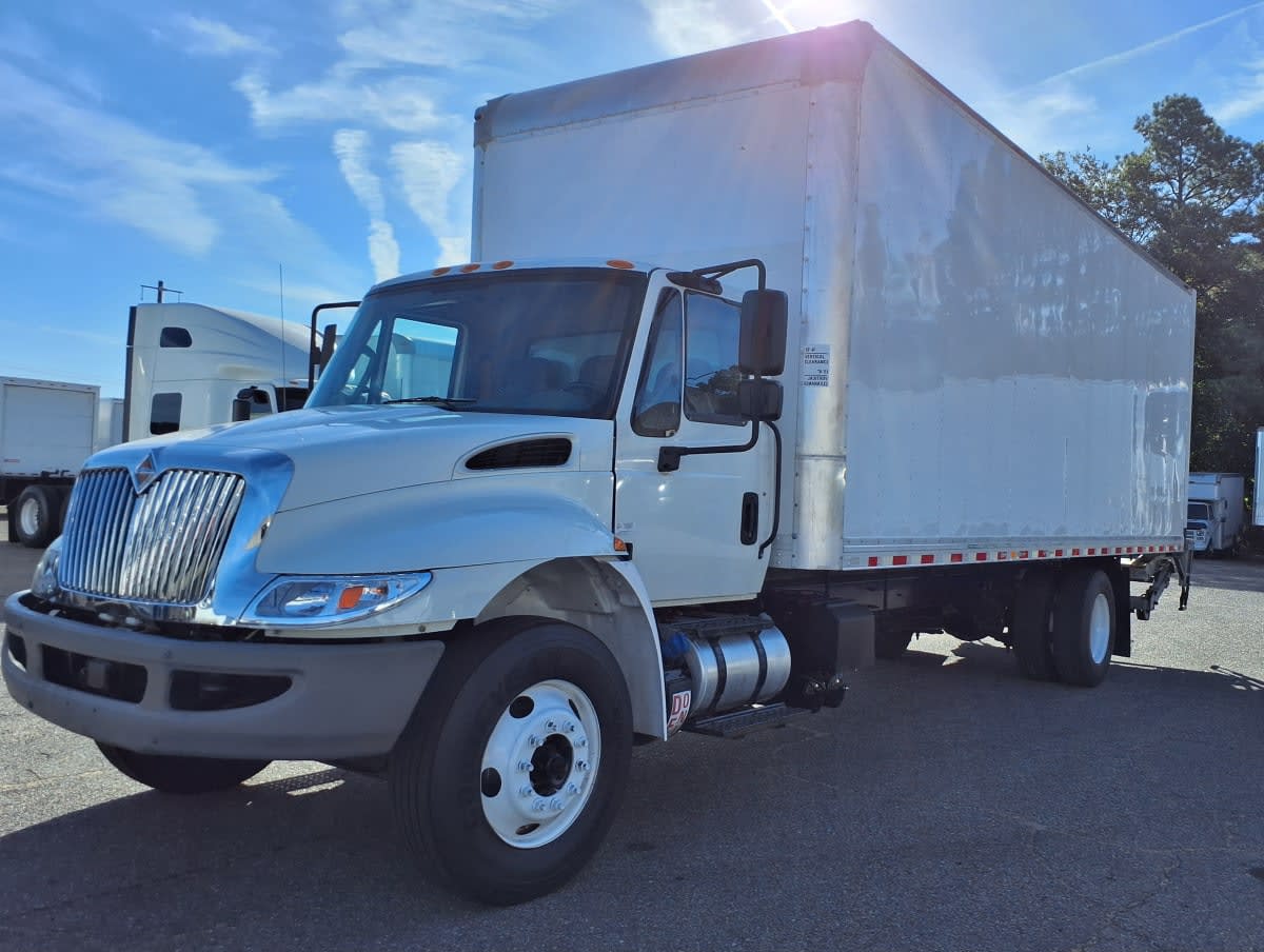 2018 Navistar International 4300 790807