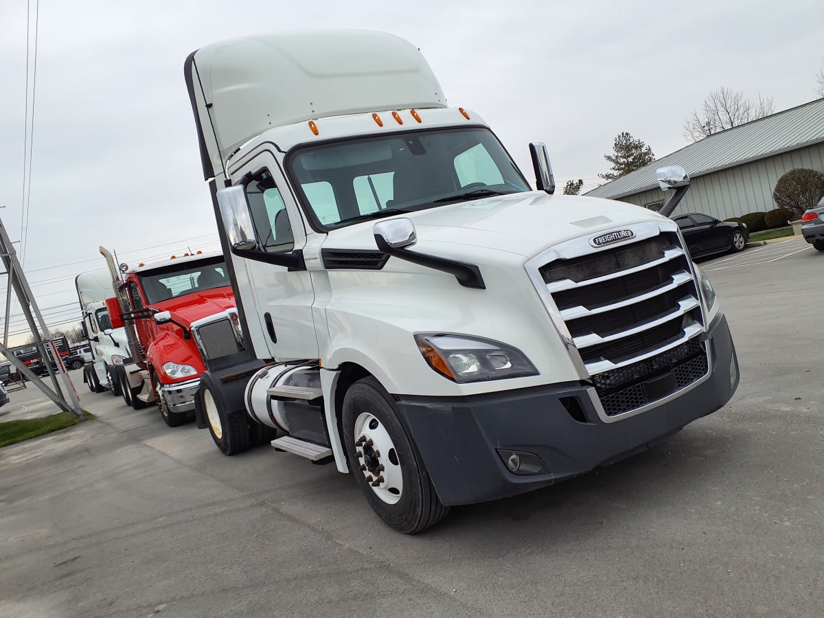 2018 Freightliner/Mercedes NEW CASCADIA 126 790839