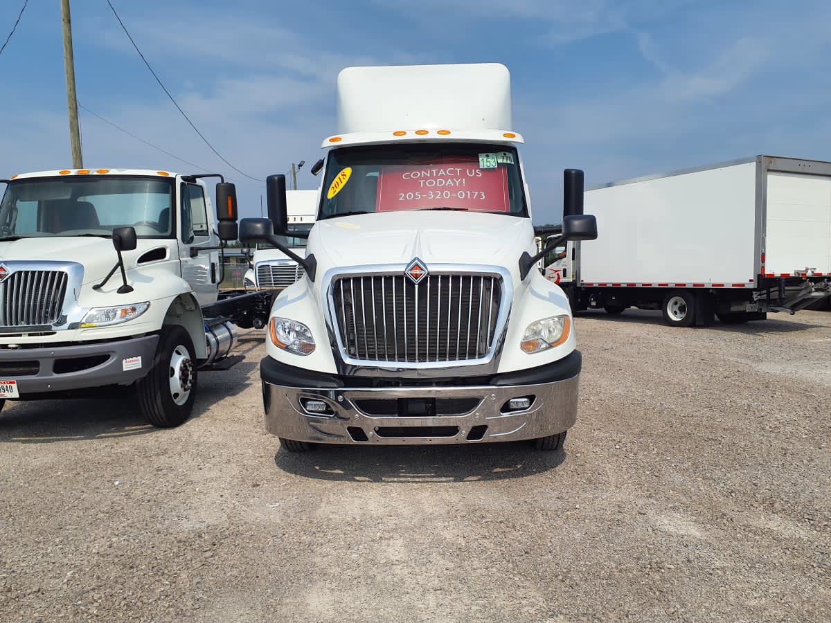 2018 Navistar International LT625 DAYCAB T/A 790842