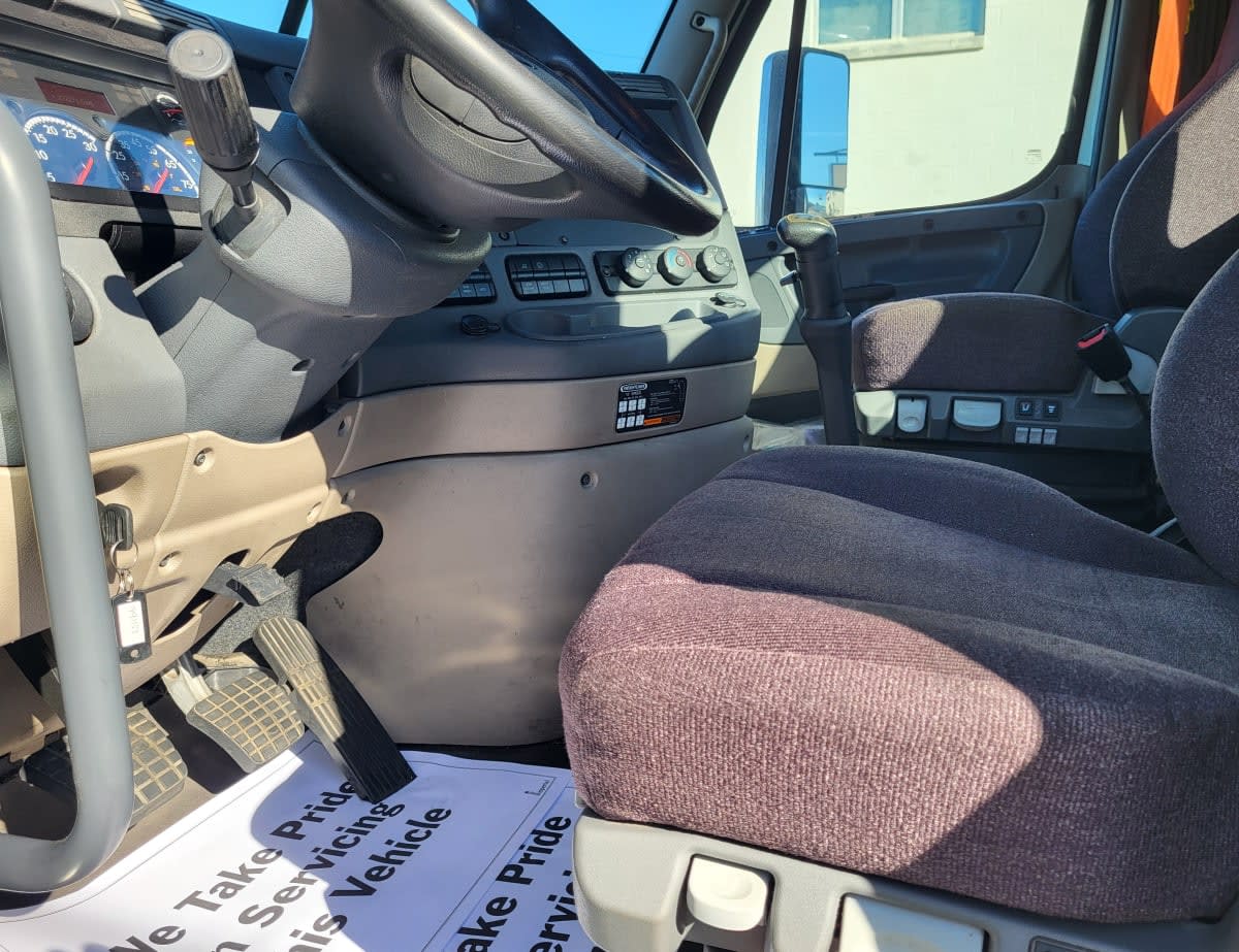 2019 Freightliner - image 10