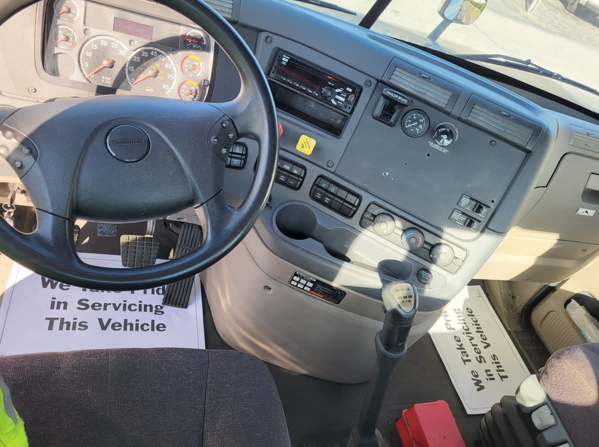 2019 Freightliner - image 11