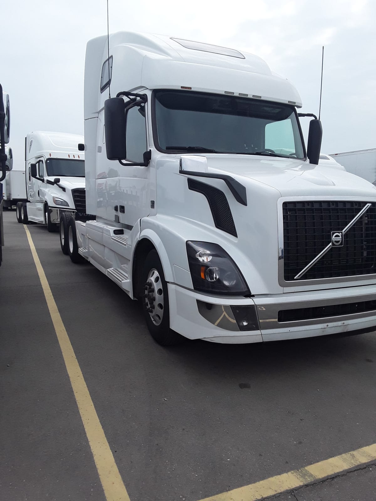 2019 Volvo VNL64T 670 791977