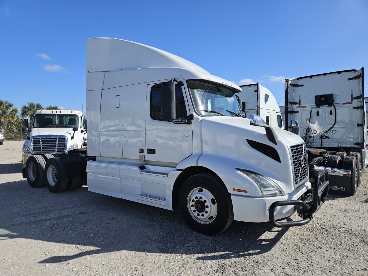 2019 Volvo VNR64T-640 792814