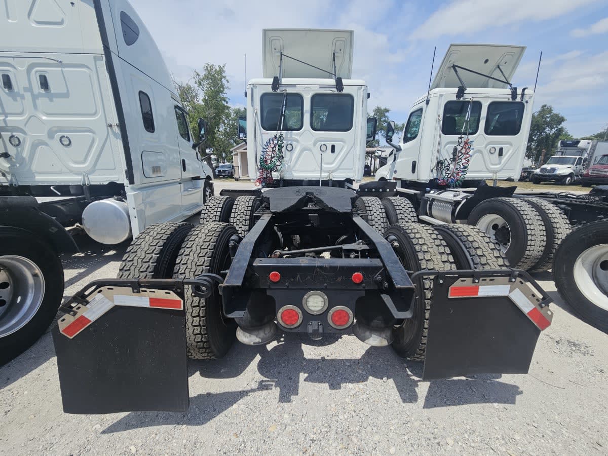 2019 Freightliner - image 5