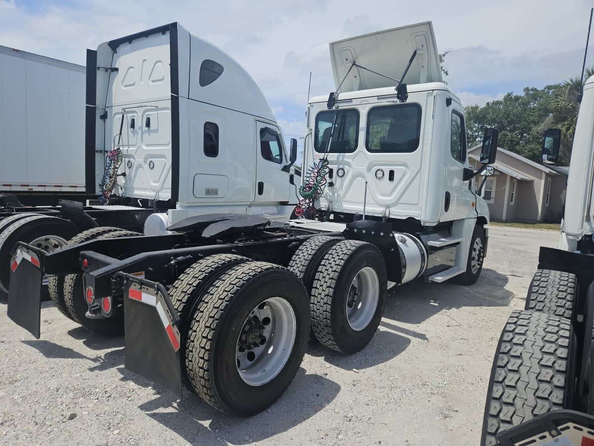 2019 Freightliner - image 4