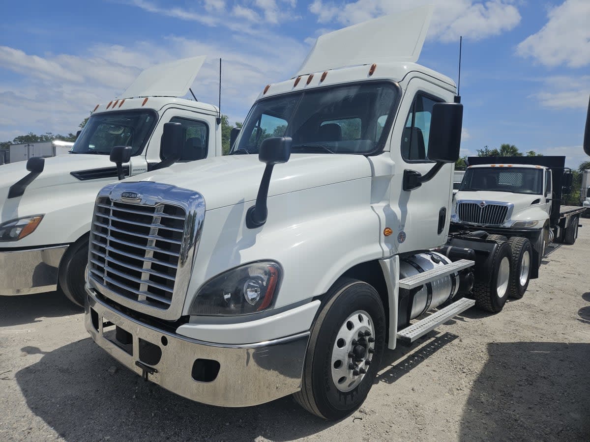 2019 Freightliner - image 1