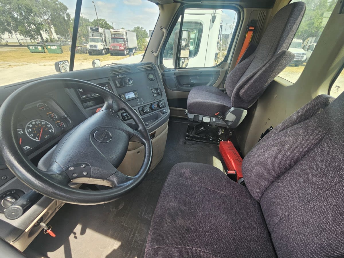 2019 Freightliner - image 7