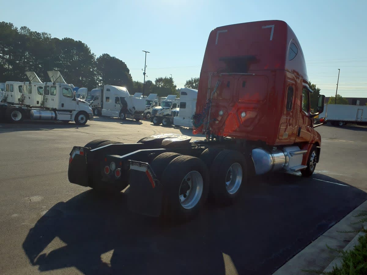 2019 Freightliner Cascadia in Atlanta, GA — photo 4