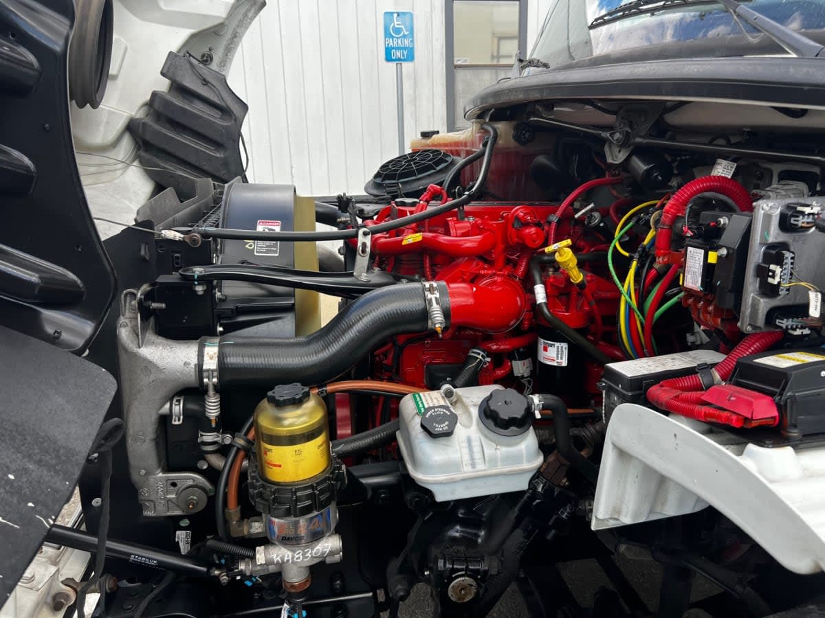 2018 Freightliner/Mercedes M2 106 795755