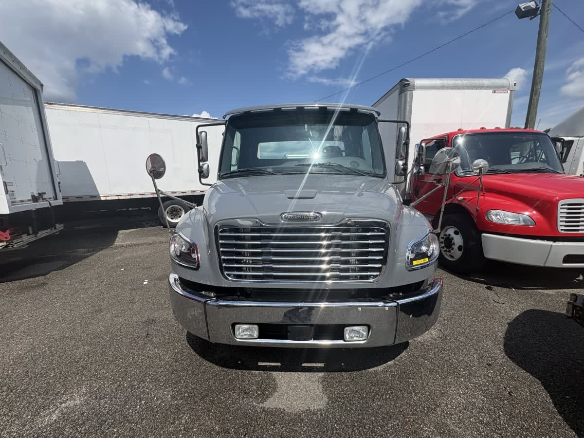 2019 Freightliner M2 106 in Ashland, VA — photo 2