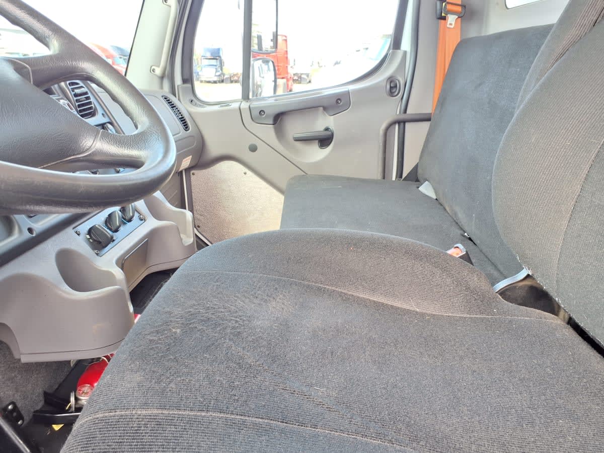 2018 Freightliner M2 106 799658