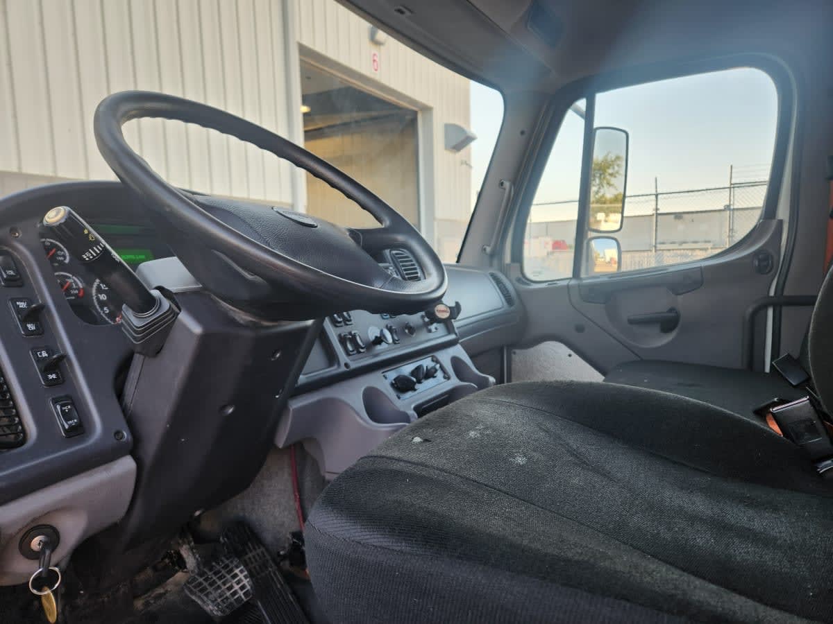 2019 Freightliner/Mercedes M2 106 799677
