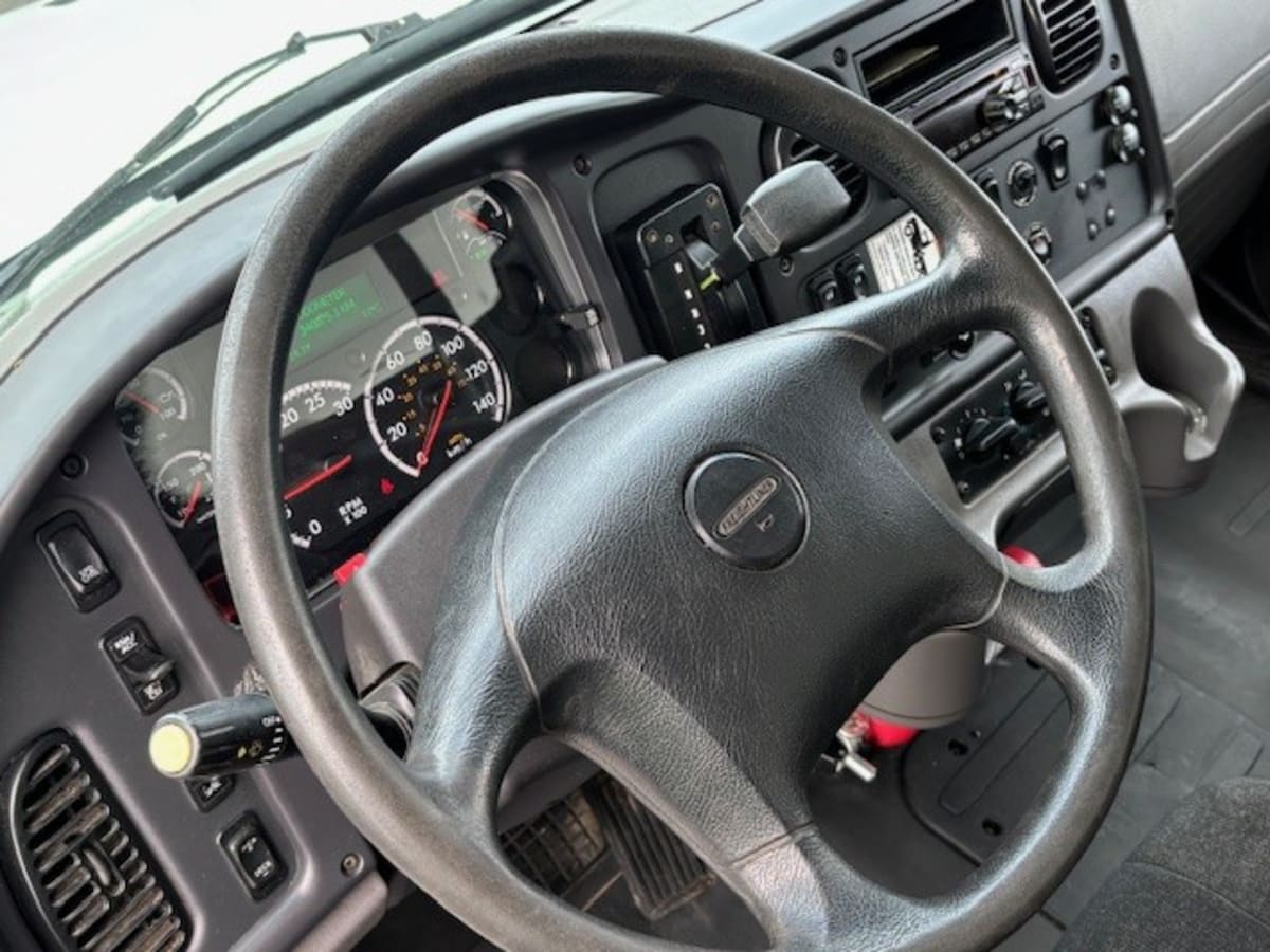2019 Freightliner/Mercedes M2 106 799693