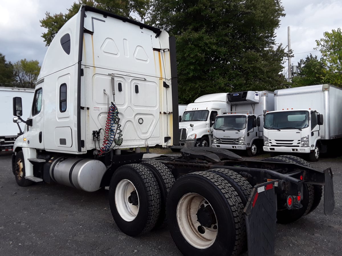 2018 Freightliner/Mercedes CASCADIA 125 800030