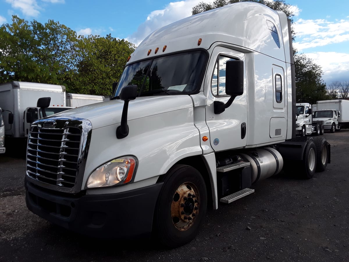 2018 Freightliner/Mercedes CASCADIA 125 800030