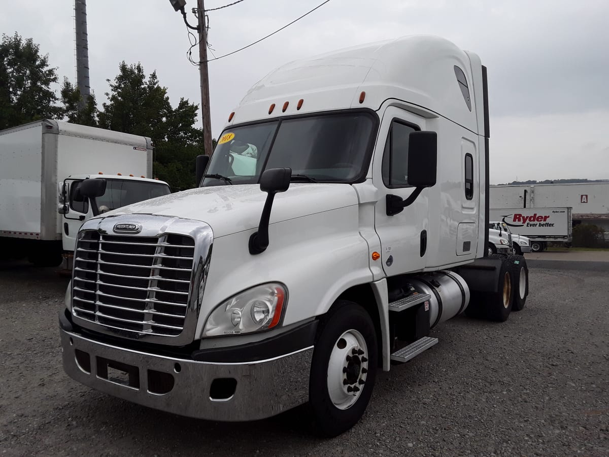 2018 Freightliner/Mercedes CASCADIA 125 800058