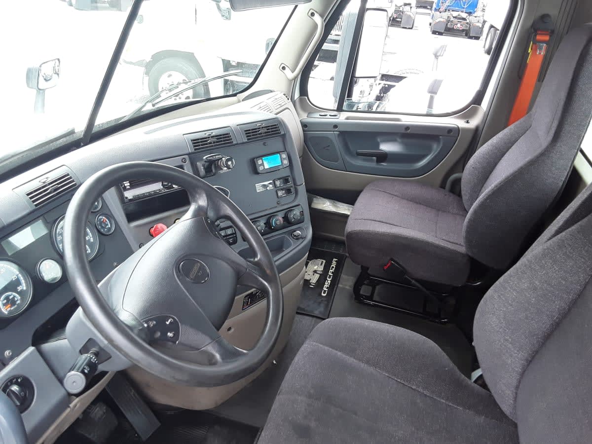 2018 Freightliner CASCADIA 125 800112