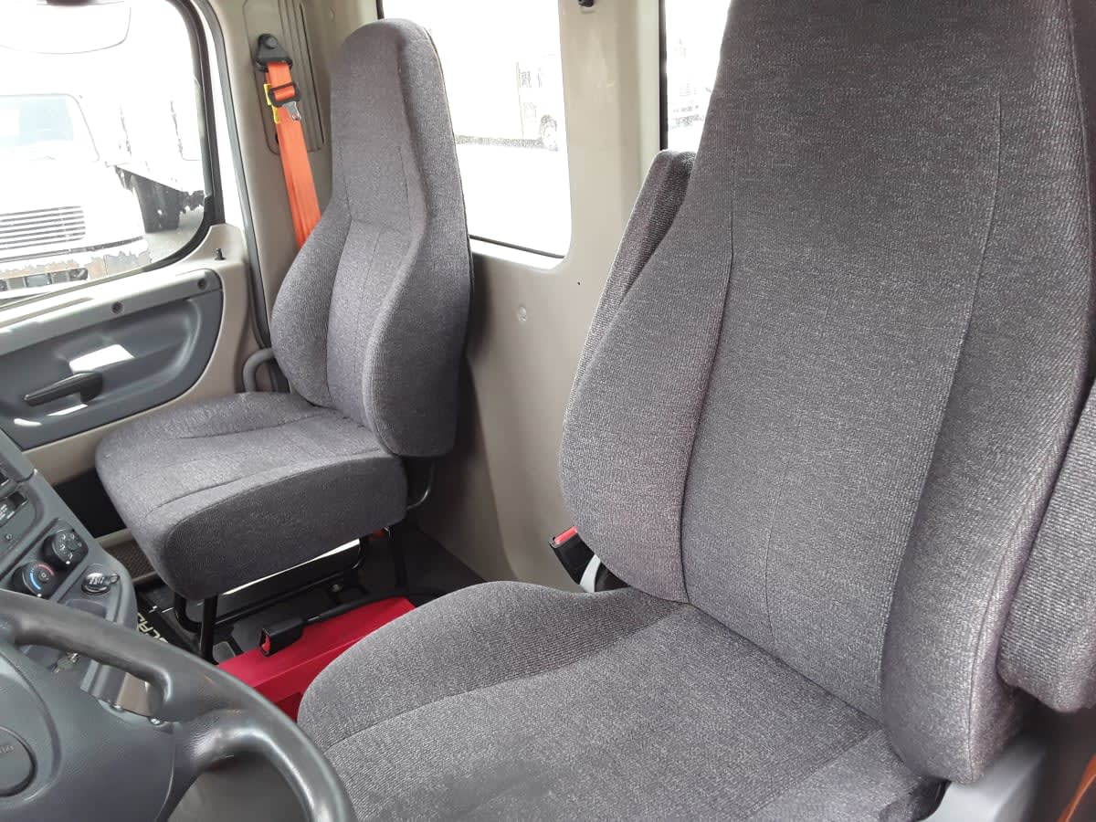 2018 Freightliner CASCADIA 125 800113