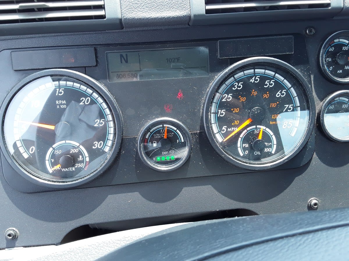 2018 Freightliner CASCADIA 125 800113