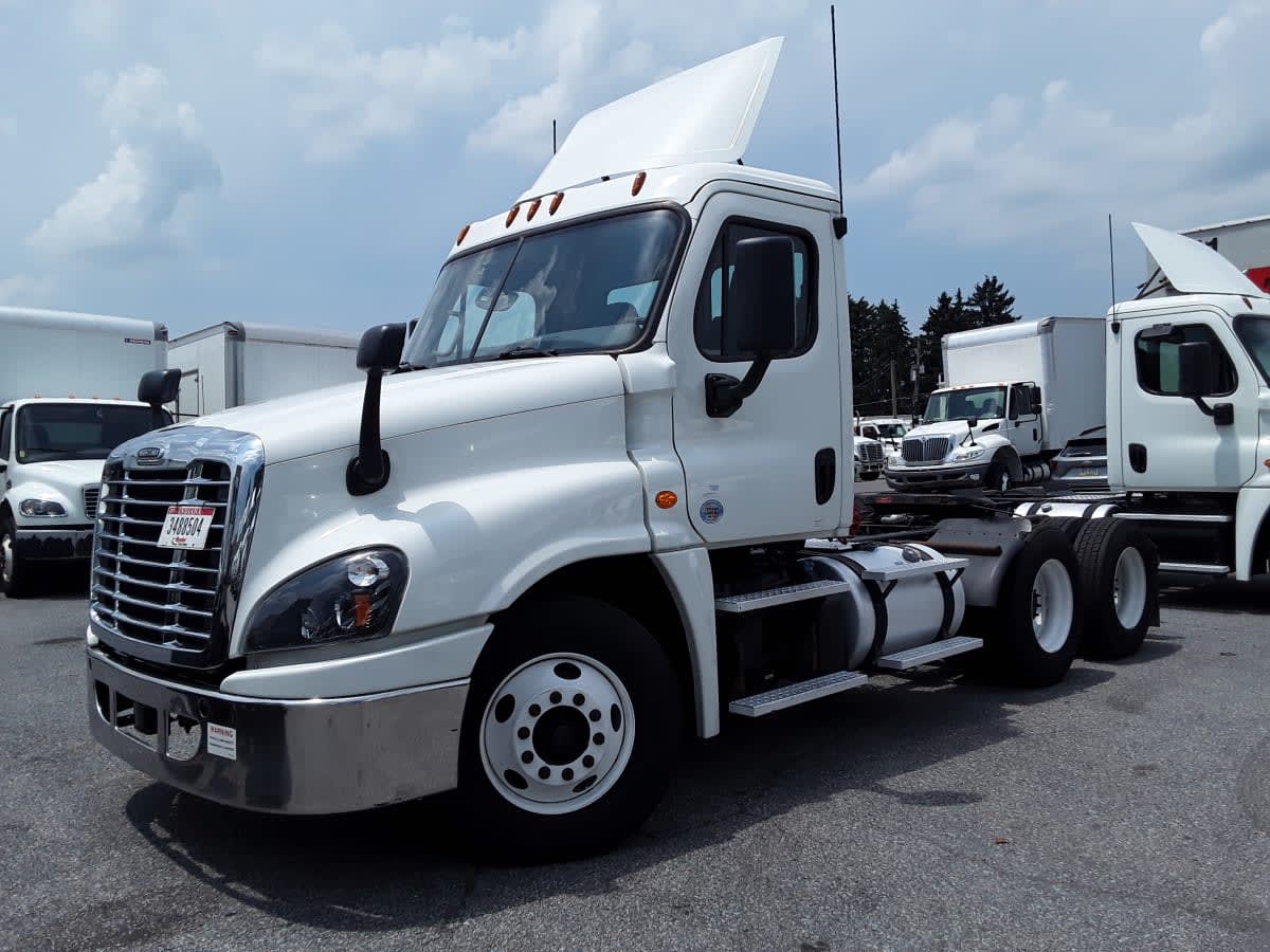 2018 Freightliner CASCADIA 125 800113