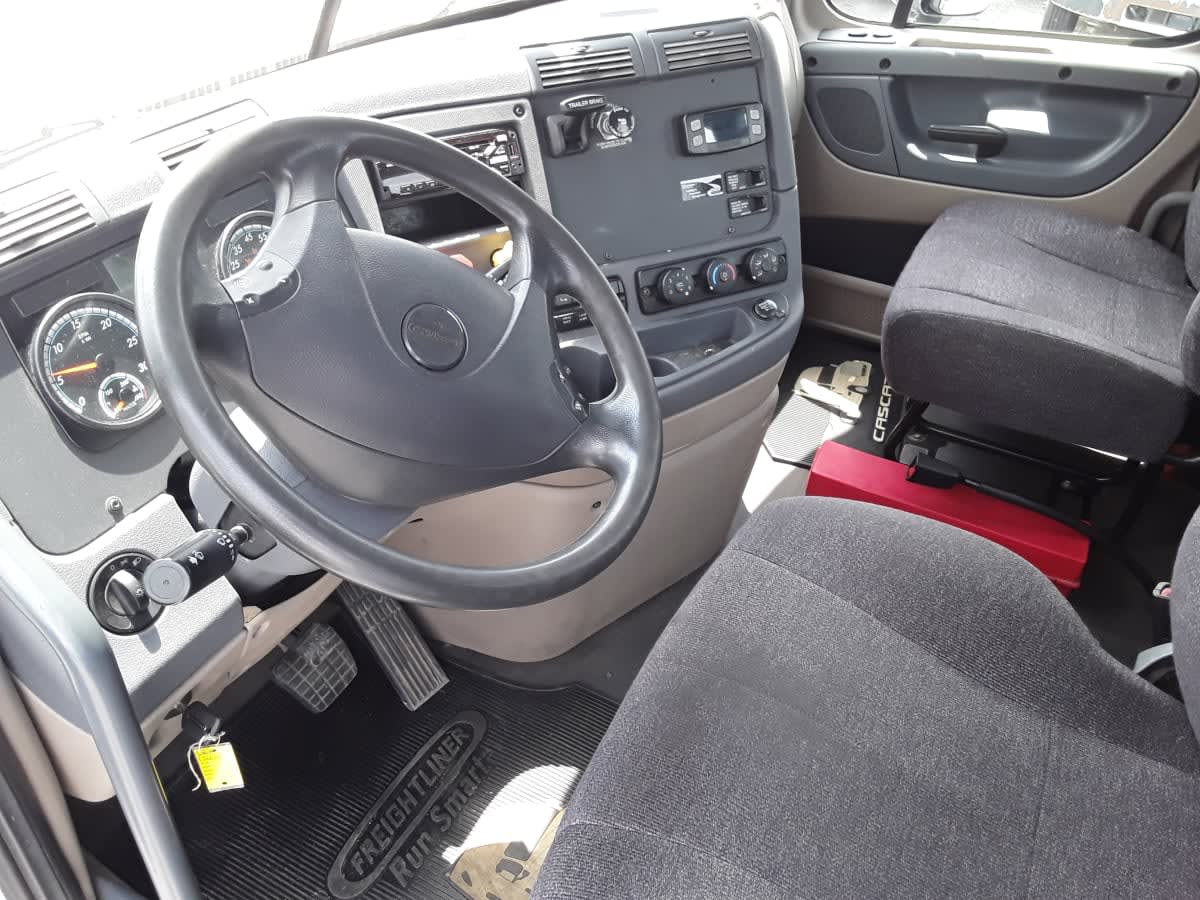 2018 Freightliner CASCADIA 125 800113