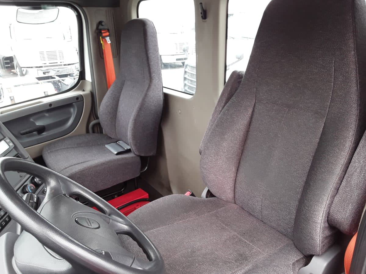 2018 Freightliner CASCADIA 125 800115