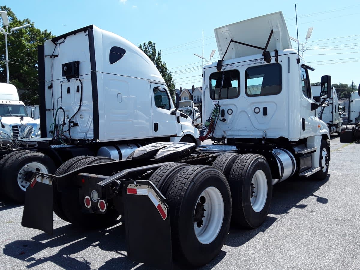 2018 Freightliner CASCADIA 125 800116