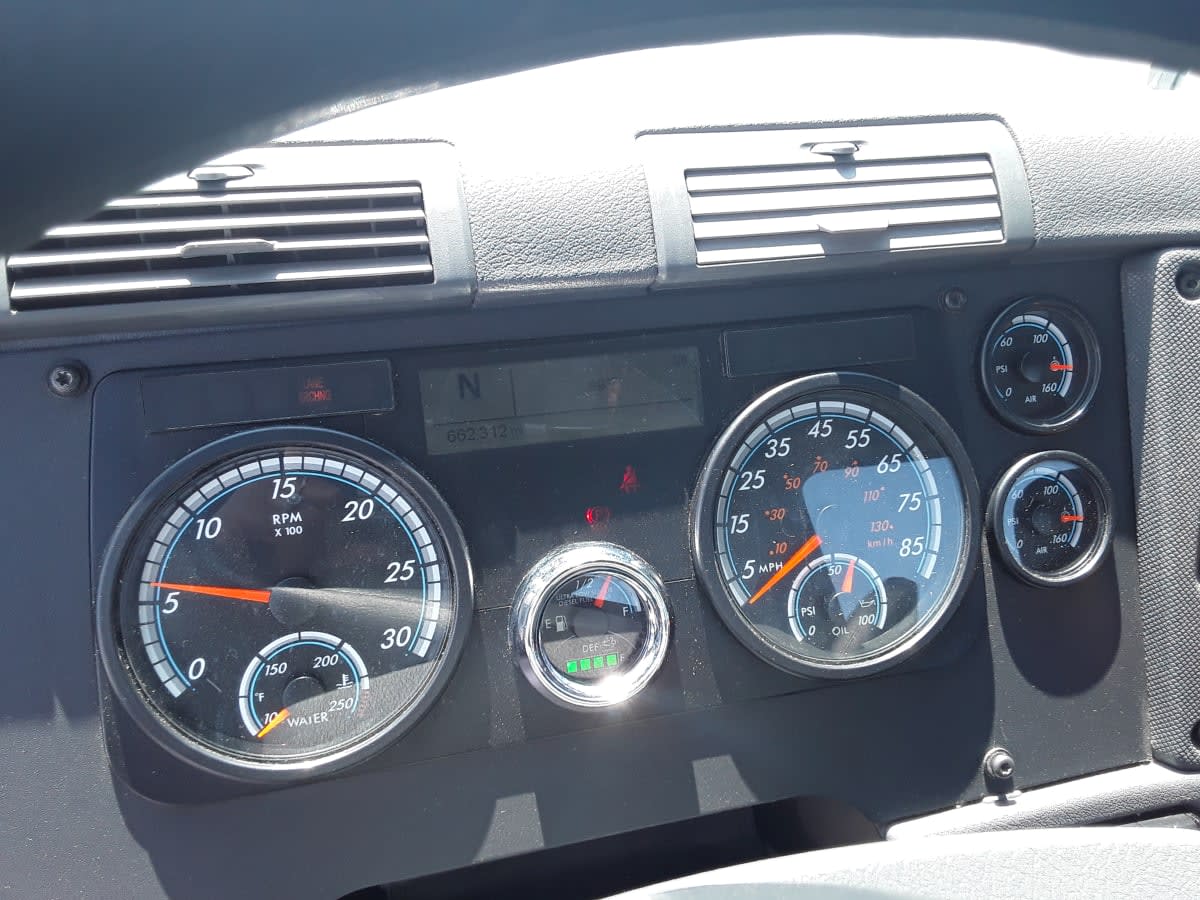 2018 Freightliner CASCADIA 125 800117
