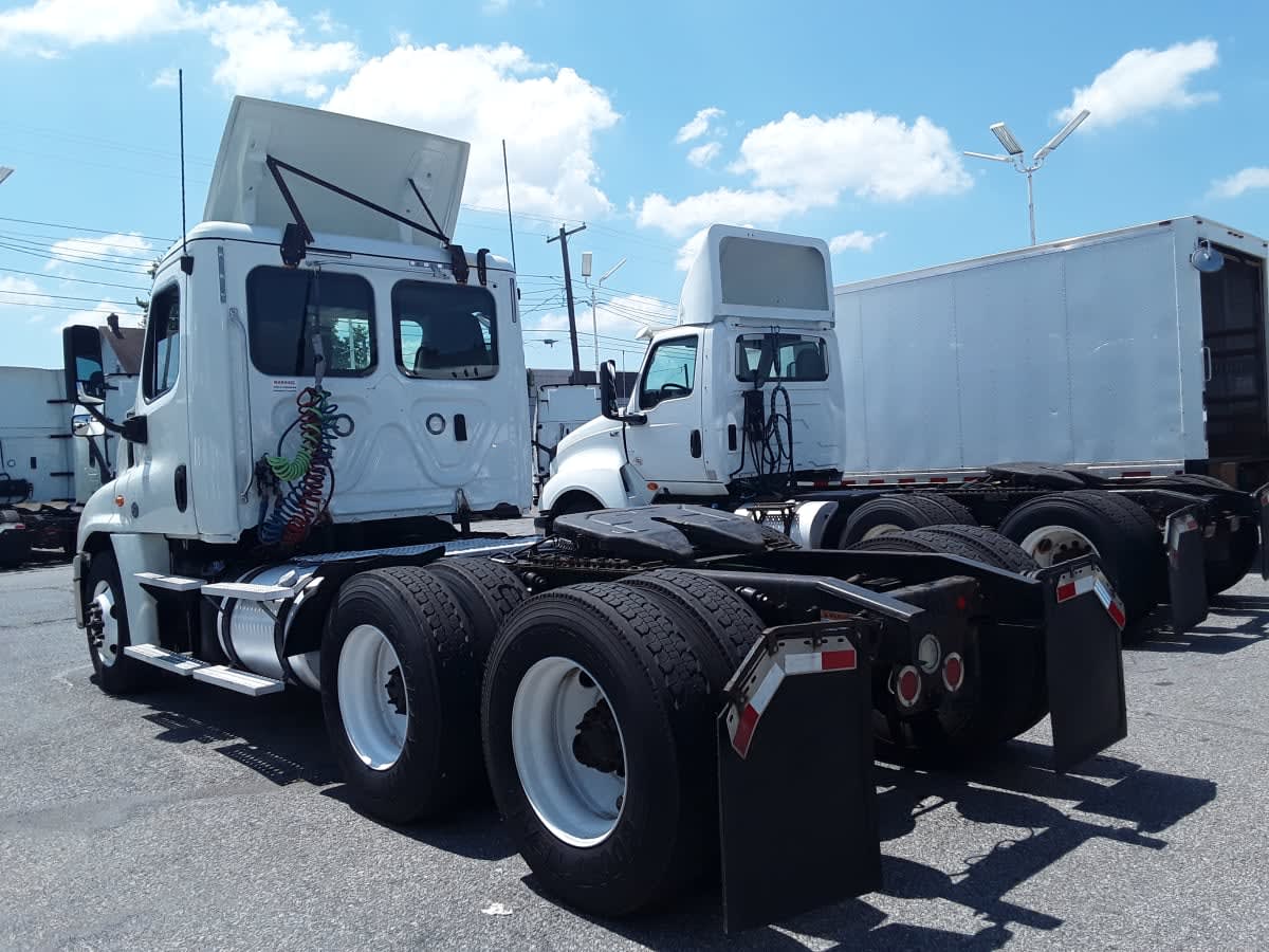 2018 Freightliner CASCADIA 125 800117