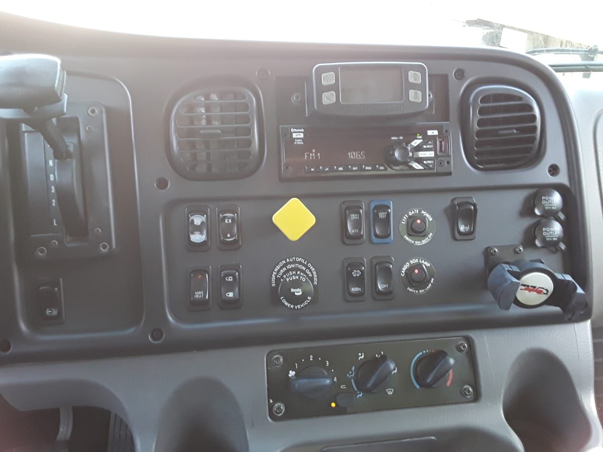 2018 Freightliner/Mercedes M2 106 800129