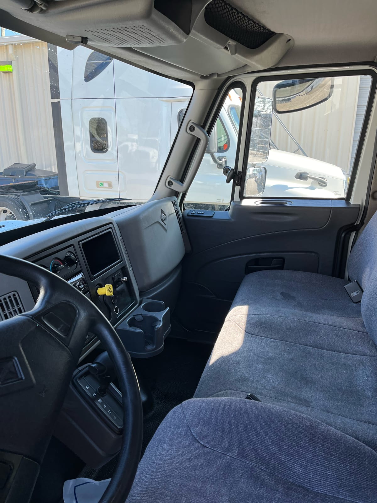 2018 Navistar International 4300 800145