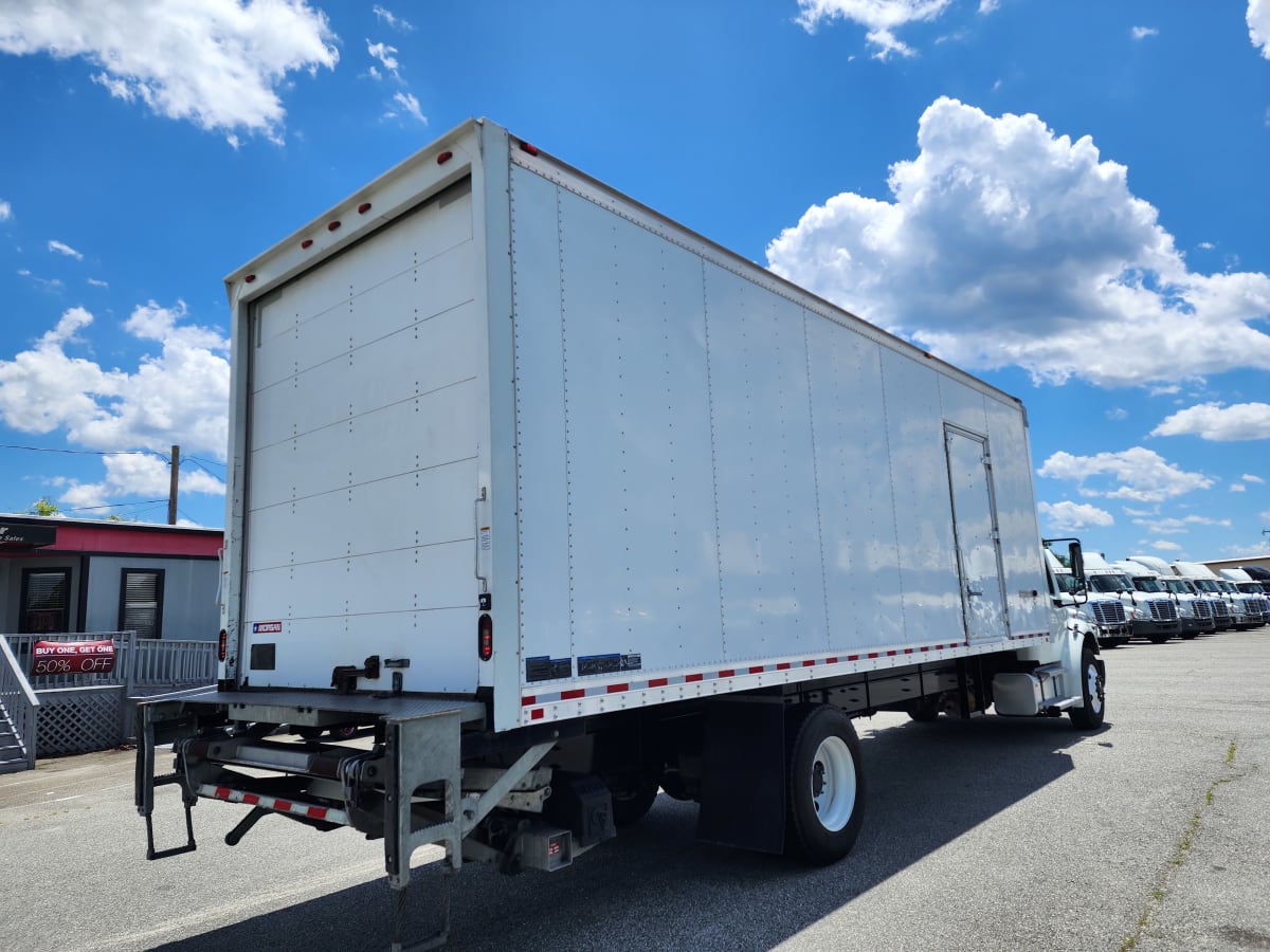 2018 Freightliner/Mercedes M2 106 800205