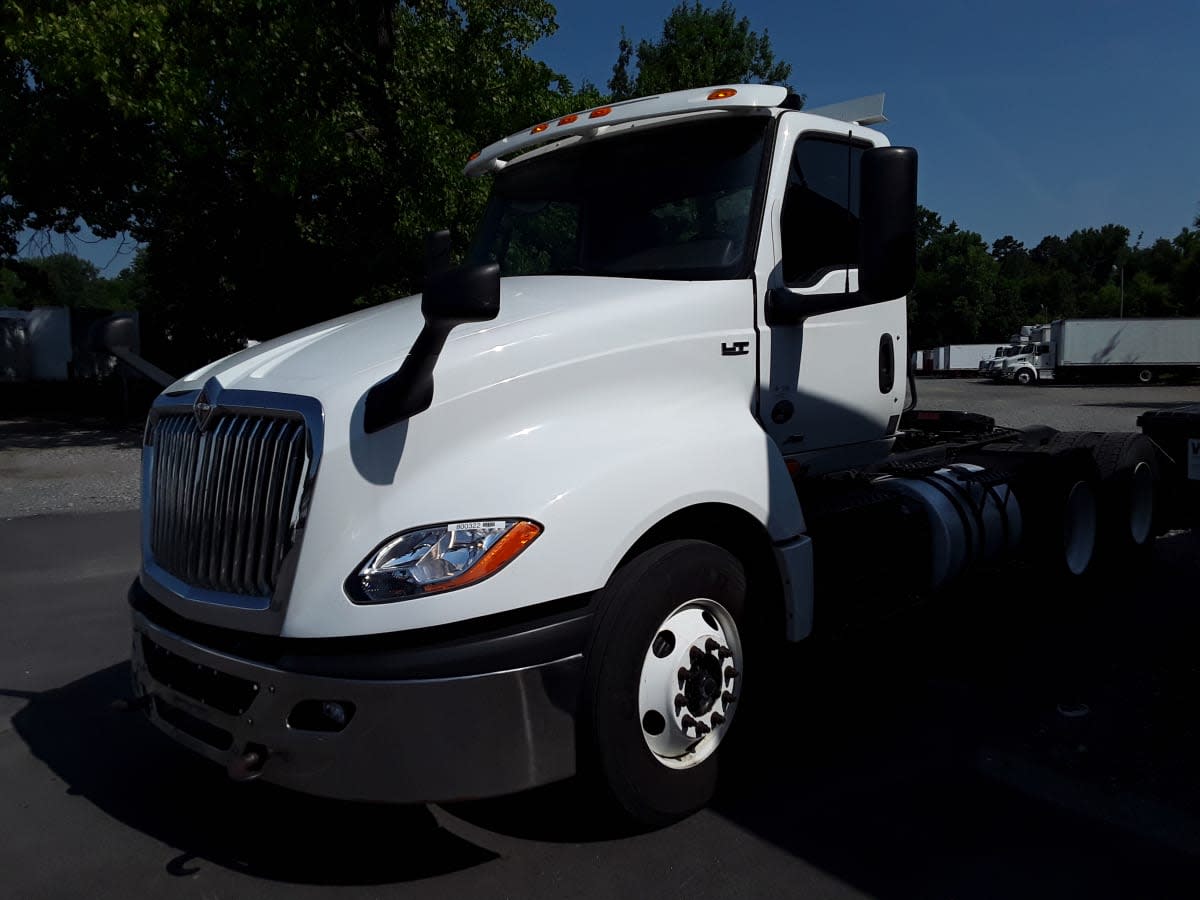 2018 Navistar International LT625 DAYCAB T/A 800322