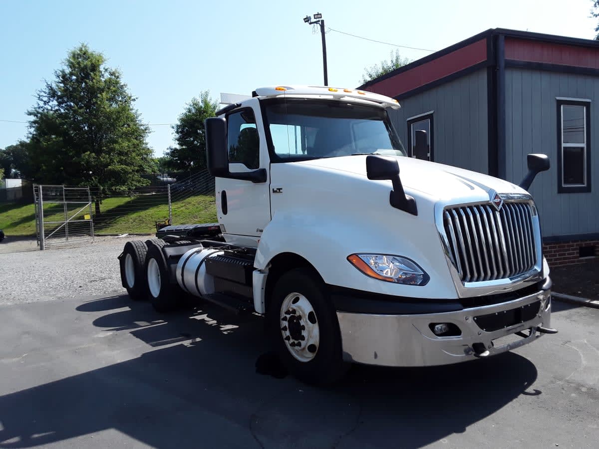 2018 Navistar International LT625 DAYCAB T/A 800322