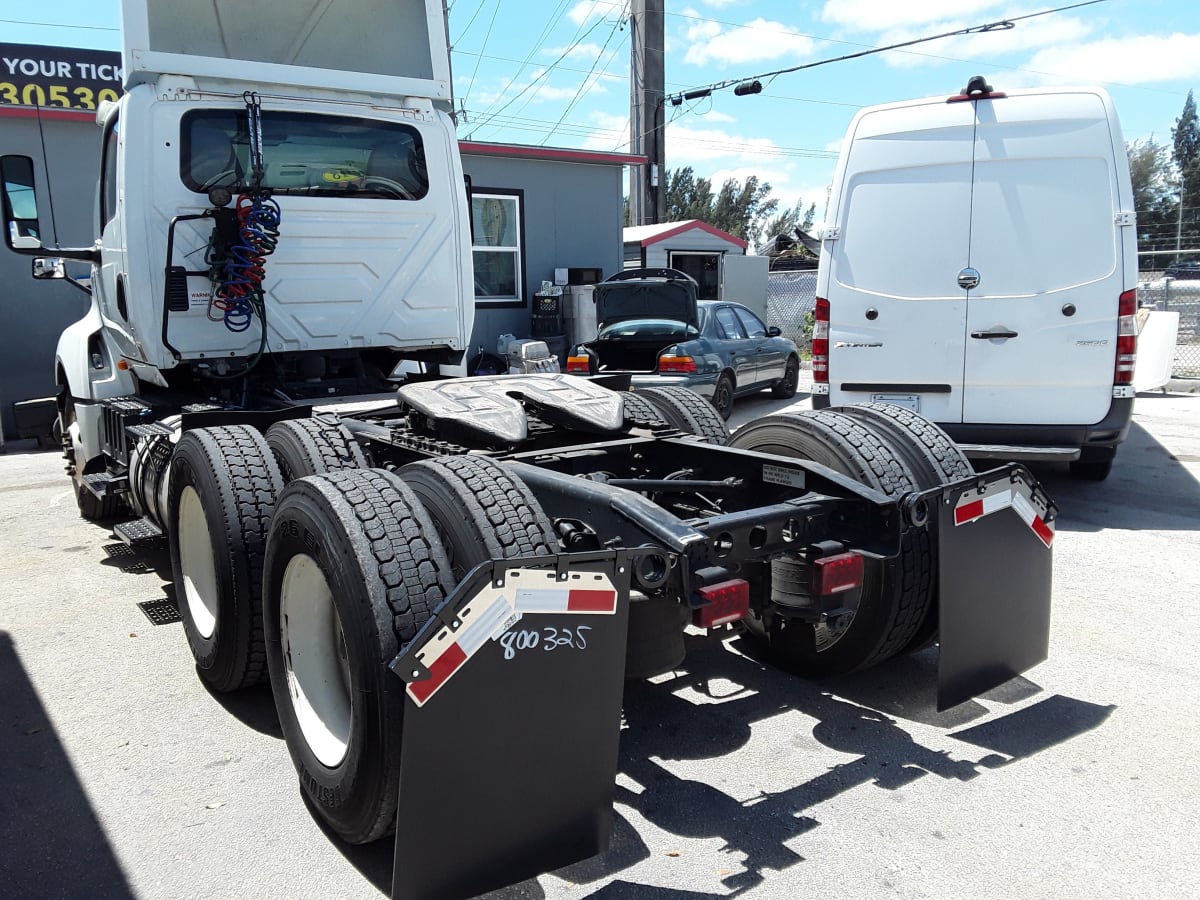 2018 Navistar International LT625 DAYCAB T/A 800325