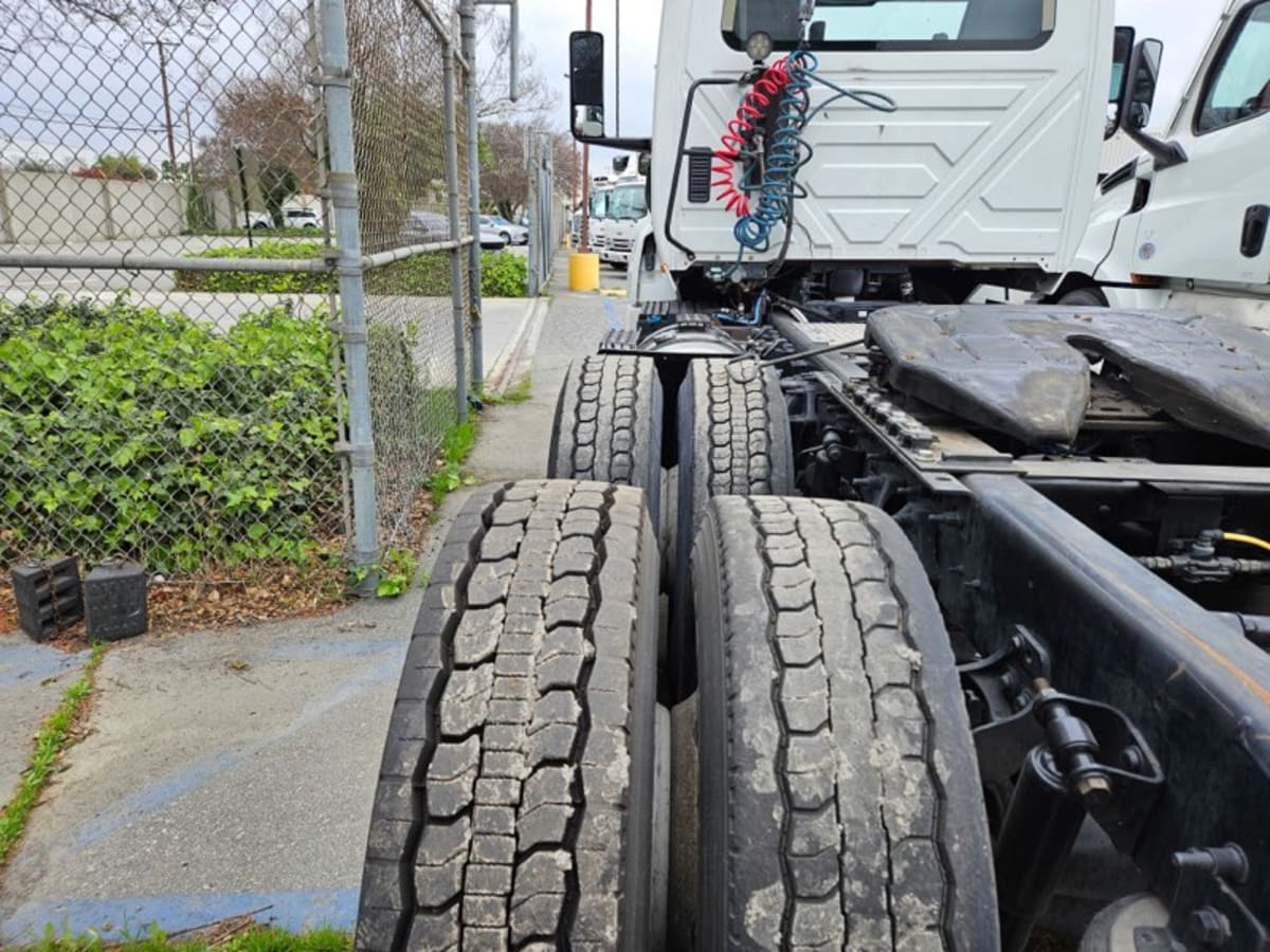 2018 Navistar International LT625 DAYCAB T/A 800334