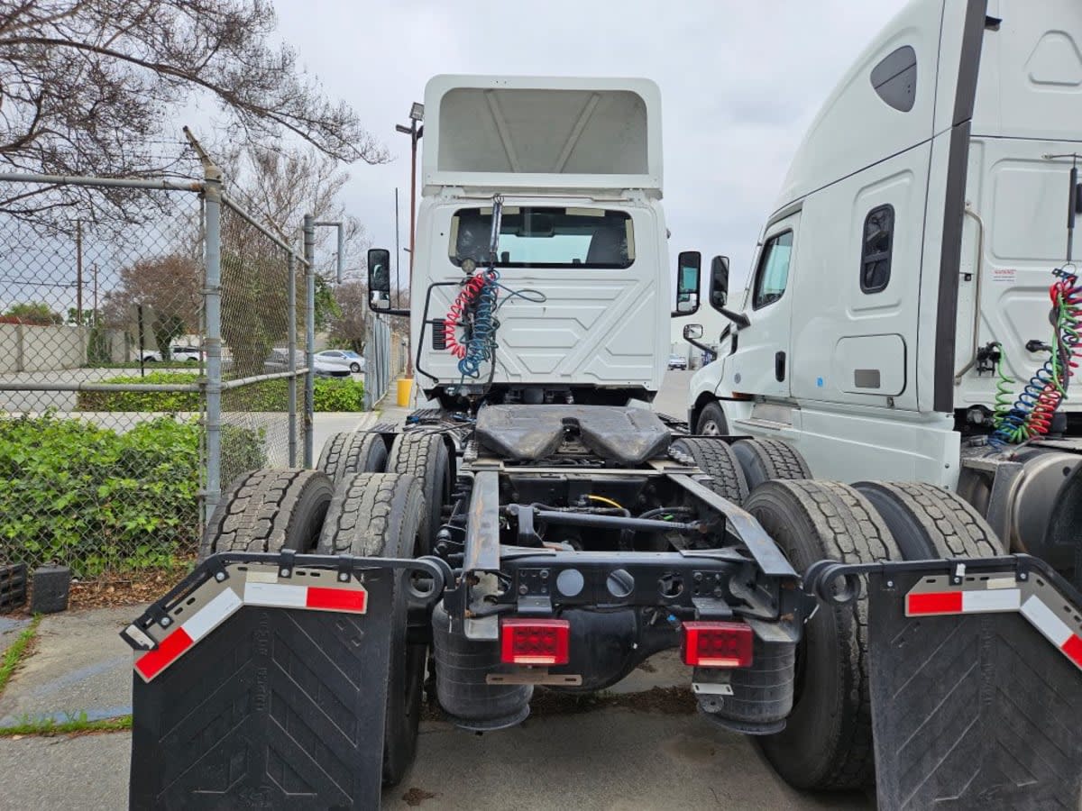 2018 Navistar International LT625 DAYCAB T/A 800334