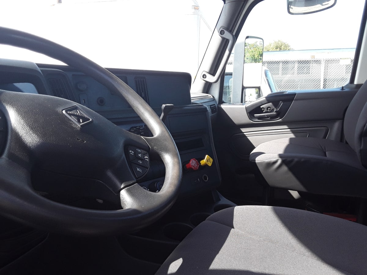 2018 International - image 7