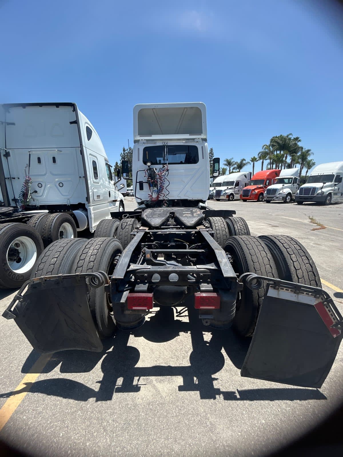 2018 Navistar International LT625 DAYCAB T/A 800413