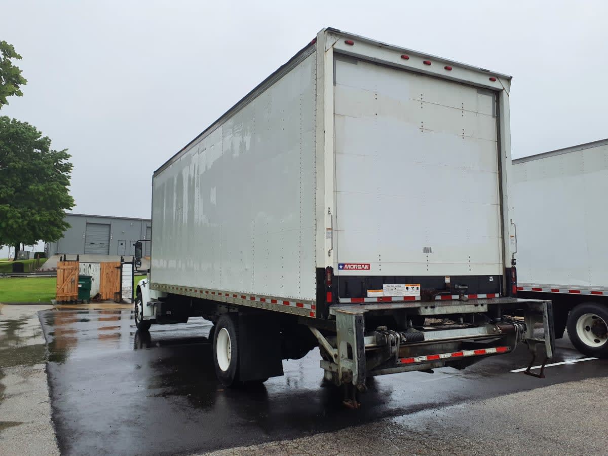 2018 Freightliner M2 106 802163