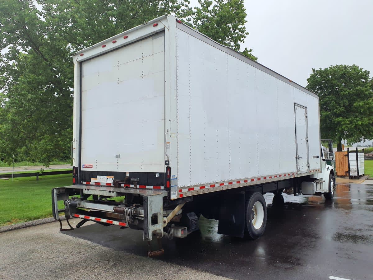 2018 Freightliner M2 106 802163