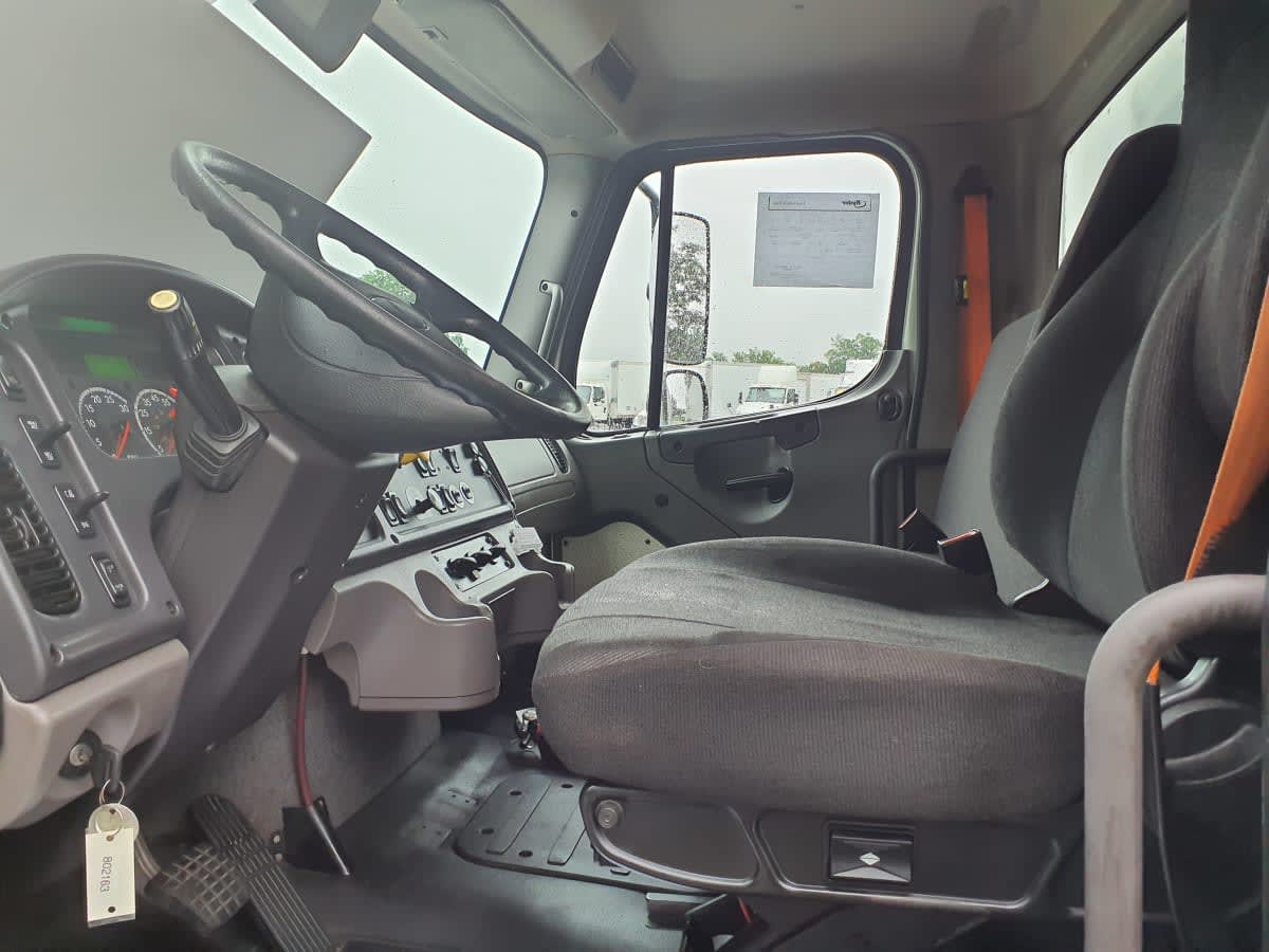 2018 Freightliner M2 106 802163