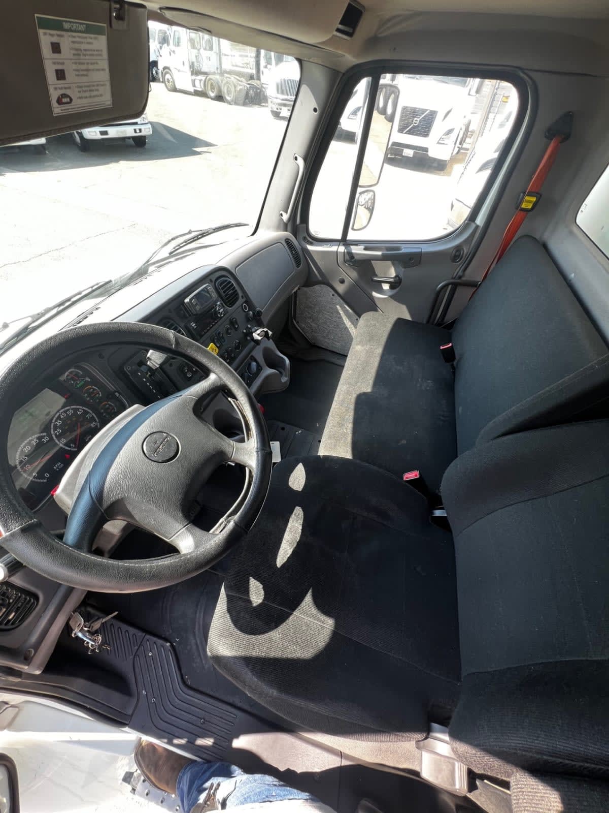 2018 Freightliner M2 106 802181