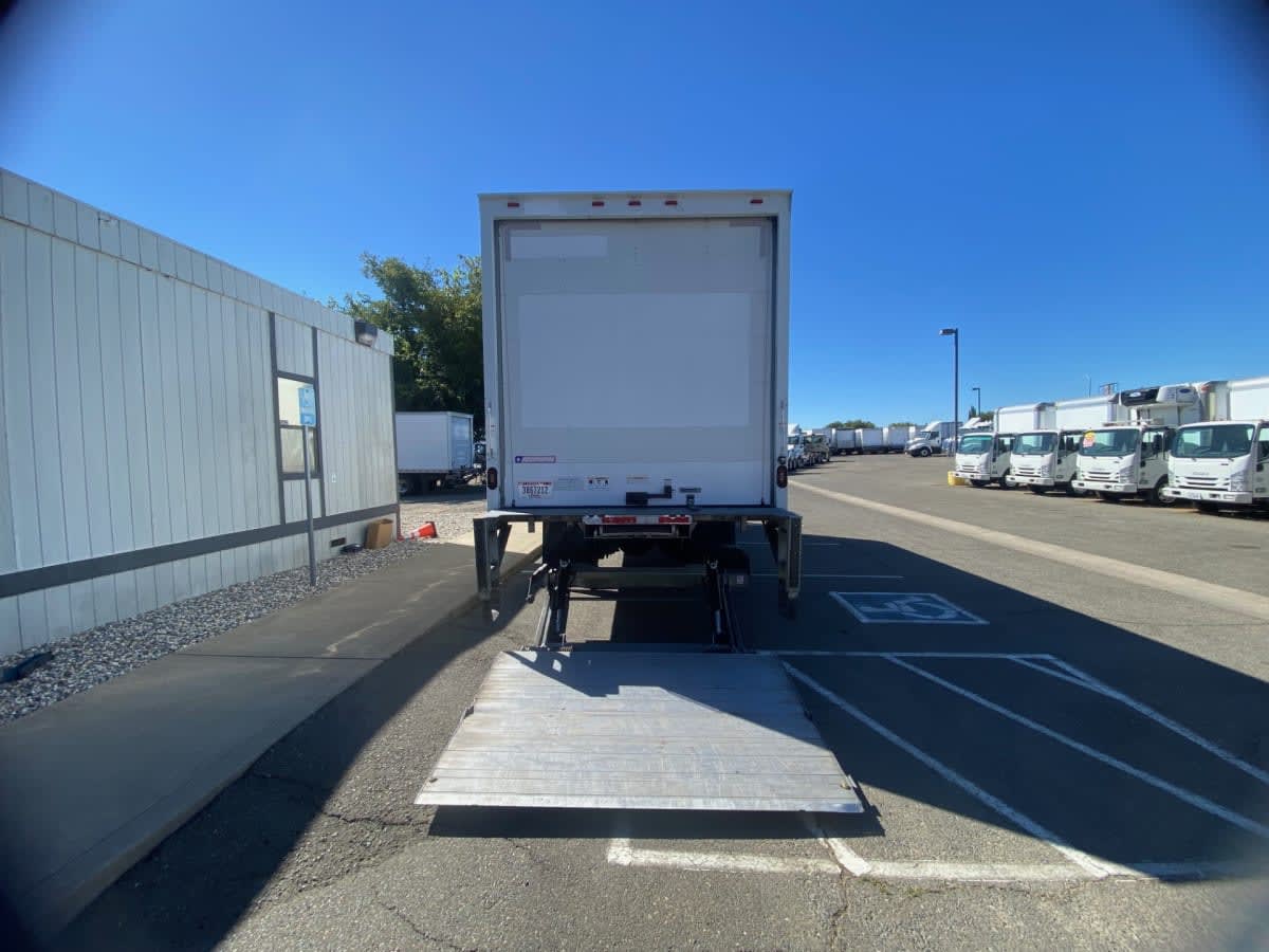 2018 Freightliner/Mercedes M2 106 802194